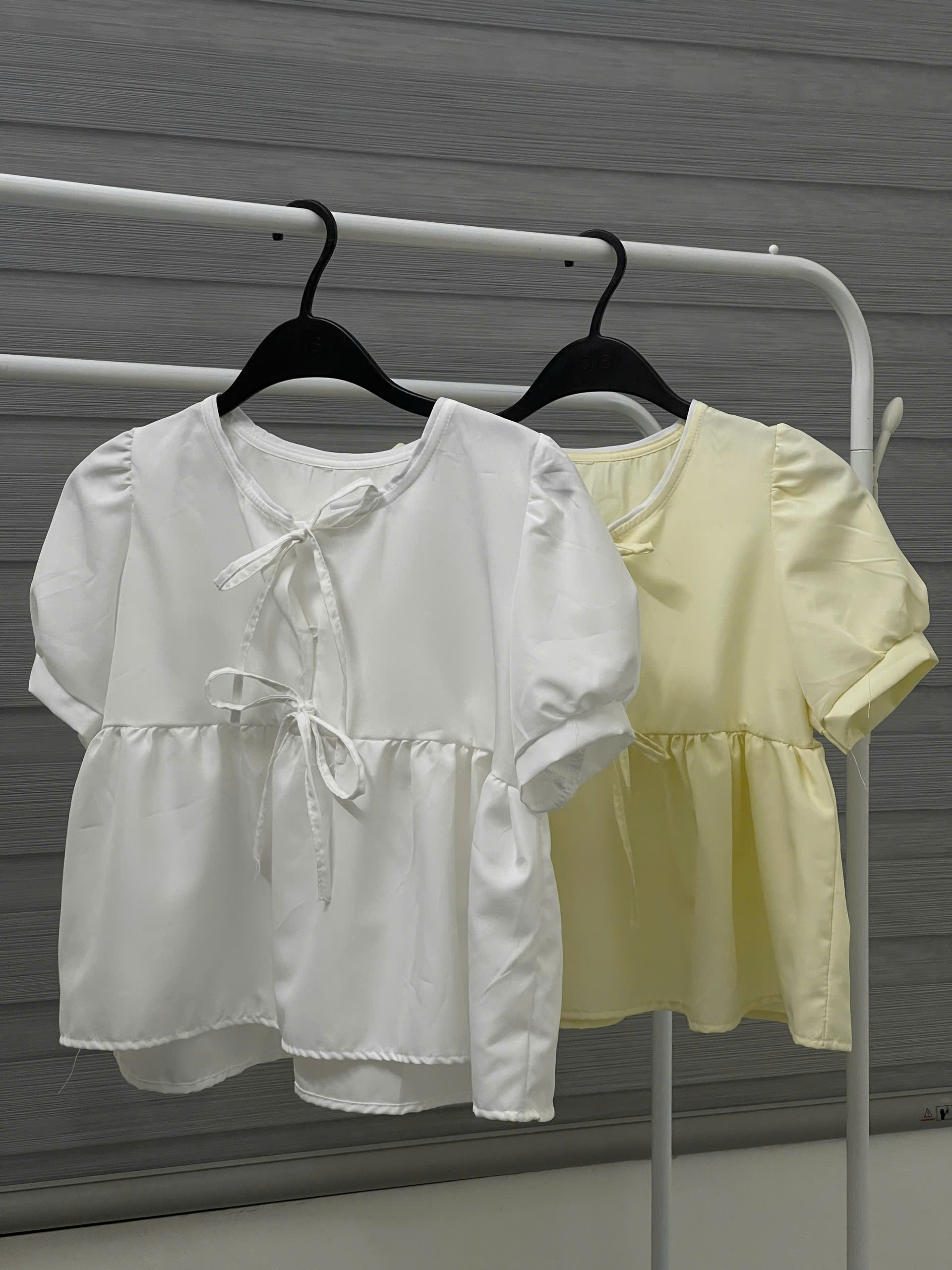 Áo babydoll cổ tròn tay phồng