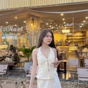 Áo yếm buộc dây